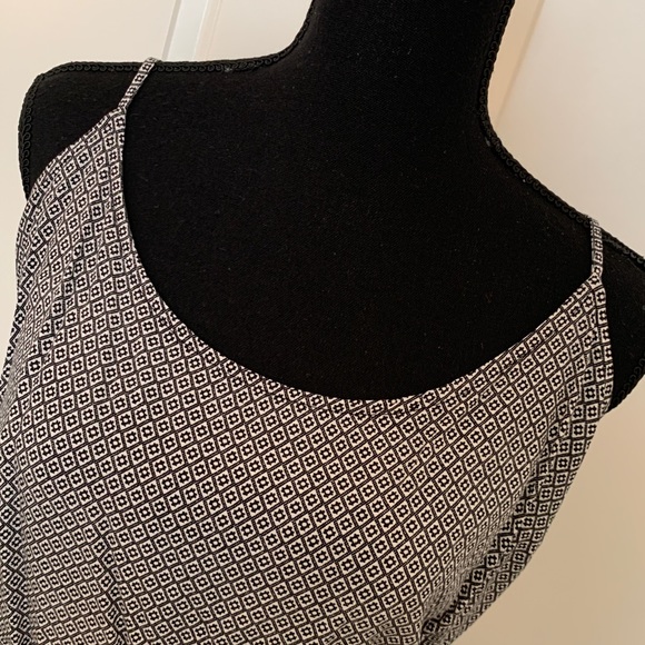 🖤🤍Lightweight Summer Sun Dress🤍🖤 - Picture 4 of 10